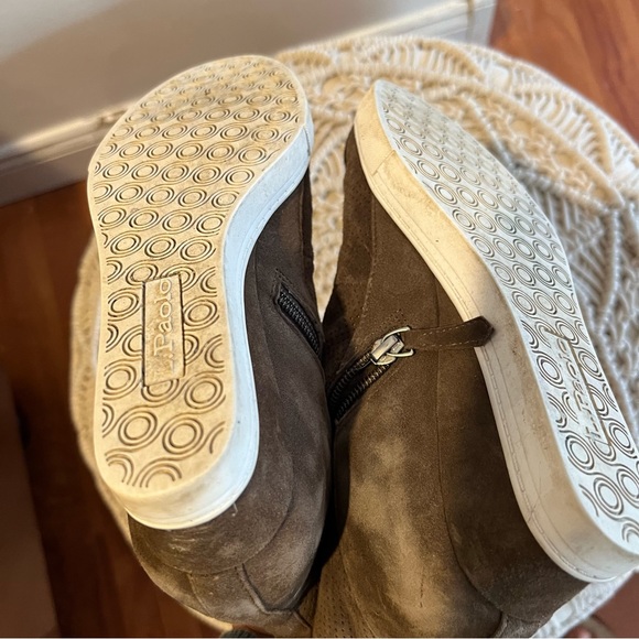 Linea Paolo ANNA  Low Heel Wedge Sneaker Dark Olive Perforated Suede - Picture 4 of 9